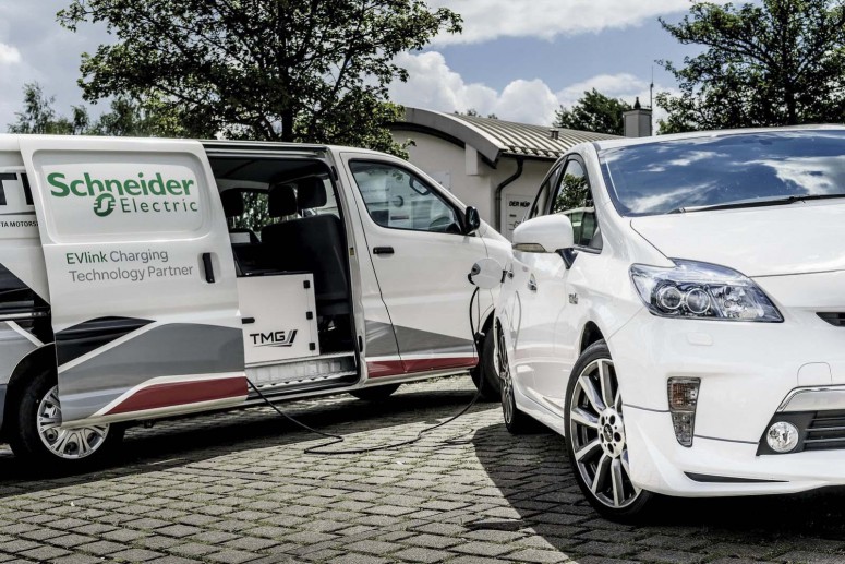 Toyota Prius PHEV установил рекорд топливной эффективности [видео]