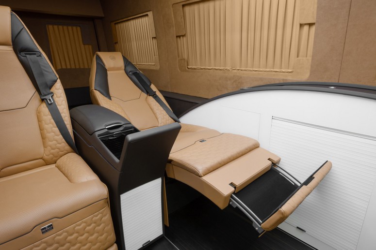 Brabus превратил Mercedes Sprinter в роскошный бизнес зал