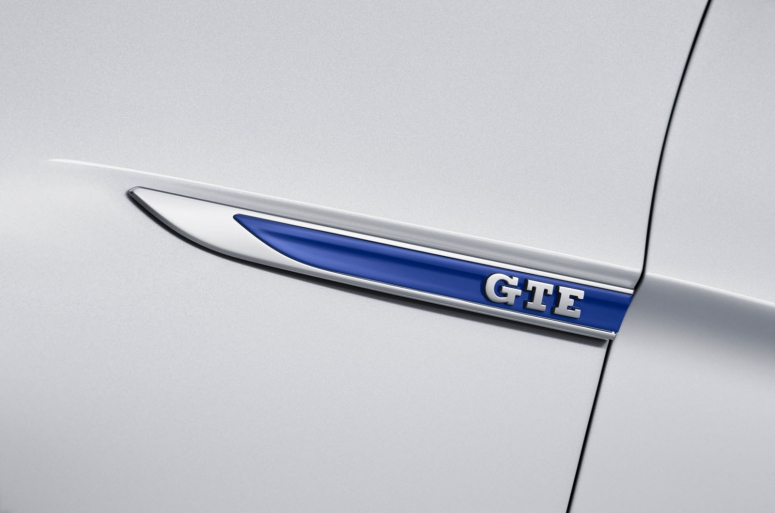 VW рассекретил гибридный Passat GTE с расходом 2 л/100 км