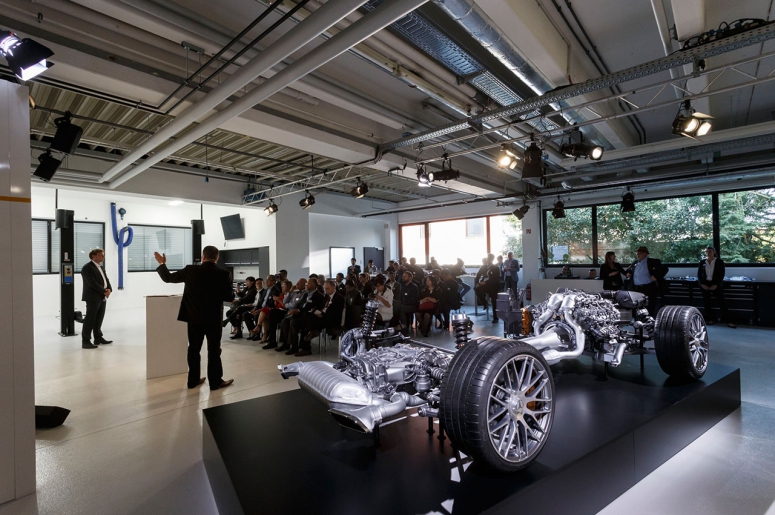 2016 Mercedes-AMG GT: технологические секреты
