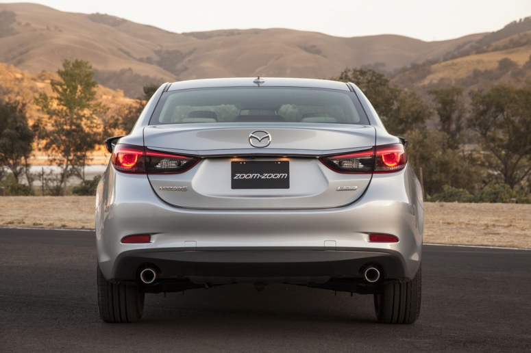 Mazda6 2015: седан пережил первый рестайлинг [фото, видео]