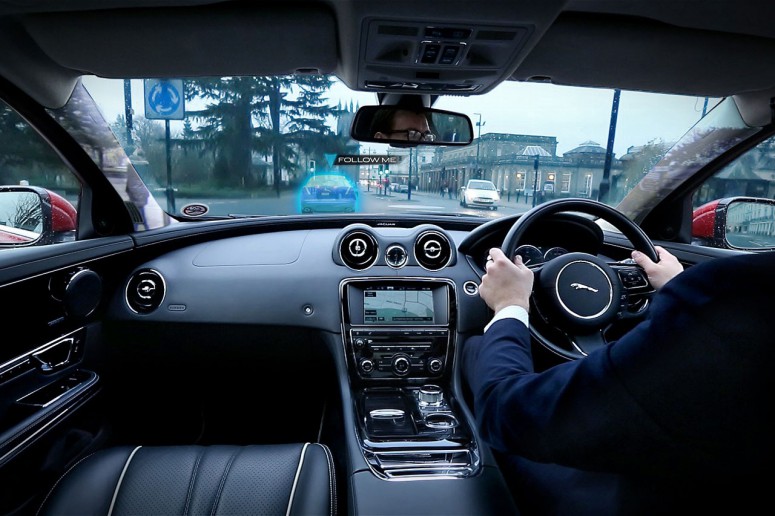 Jaguar Land Rover анонсировал \"прозрачные\" стойки [видео]