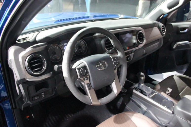 Обновленный пикап 2016 Toyota Tacoma показали в Детройте