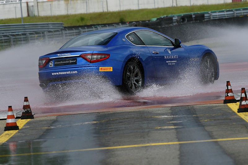 Курсы повышения квалификации для водителей от Maserati