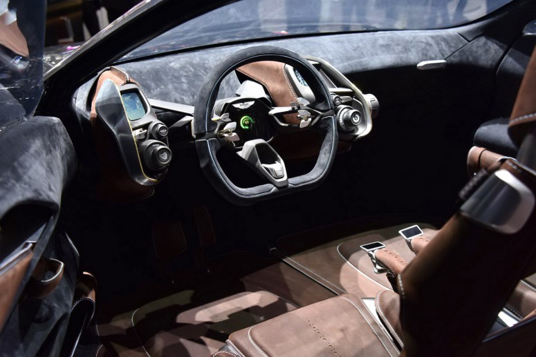 Концепт Aston Martin DBX ожидает реакцию потенциальных клиентов