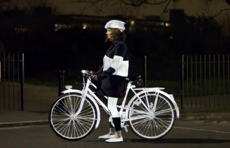 Volvo разработал светоотражающий спрей для велосипедистов [видео]