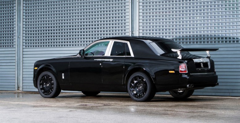 Rolls-Royce начал тесты внедорожника [фото]