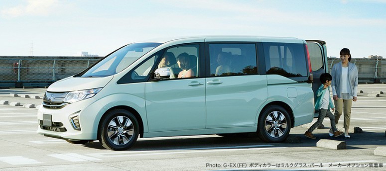 Honda удивила японцев пятым минивэном StepWGN