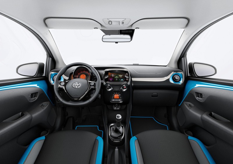 Toyota Aygo получила новую версию X-Cite и пакет безопасности