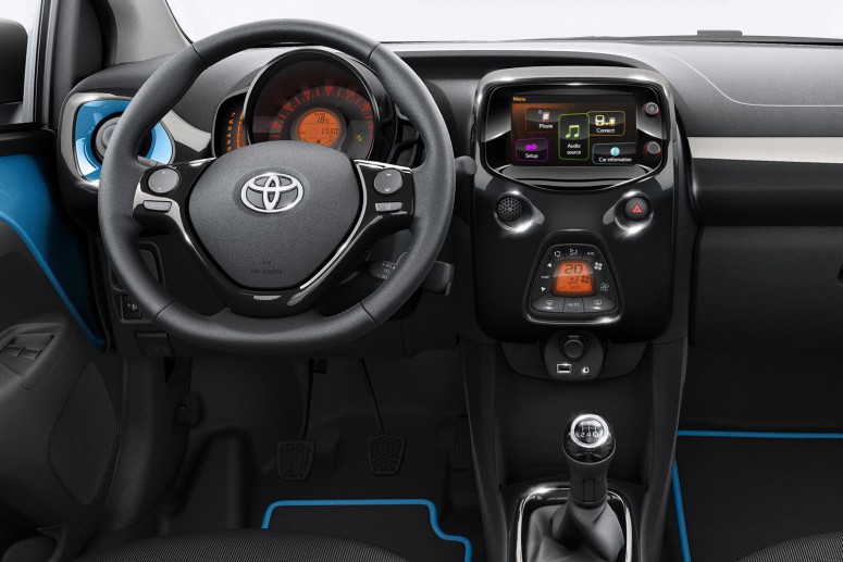 Toyota Aygo получила новую версию X-Cite и пакет безопасности
