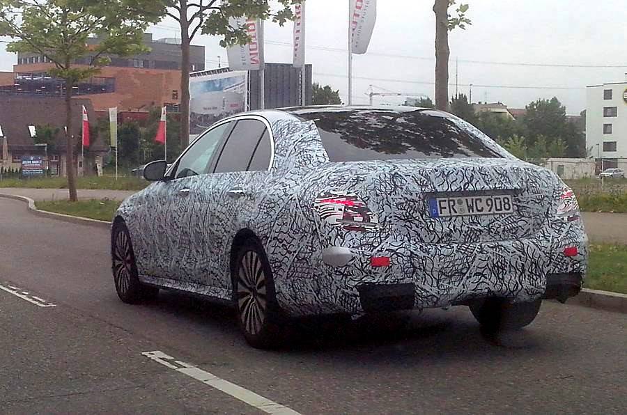 2016 Mercedes E-Class: первые подробности и шпионские фото - 3