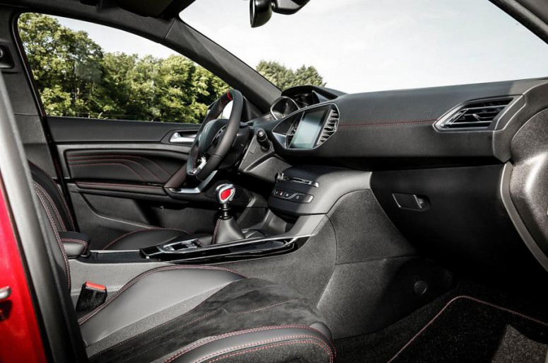 Peugeot 308 GTI показали, не дожидаясь гудвудского дебюта
