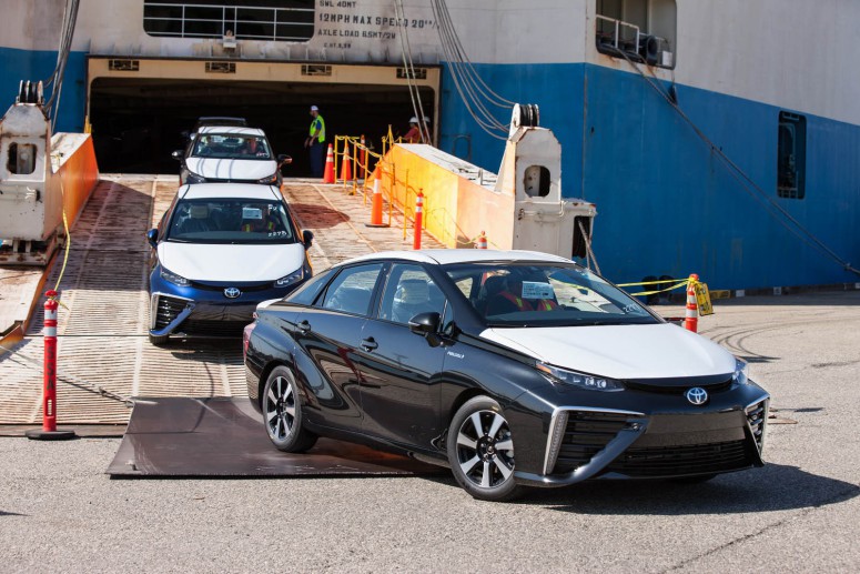 Toyota завлекает покупателей водородного Mirai особыми преференциями