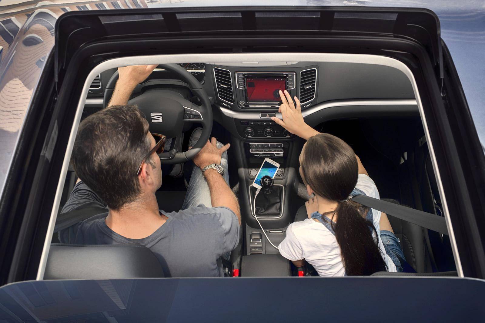 Seat раскрыл все секреты минивэна Alhambra - 3