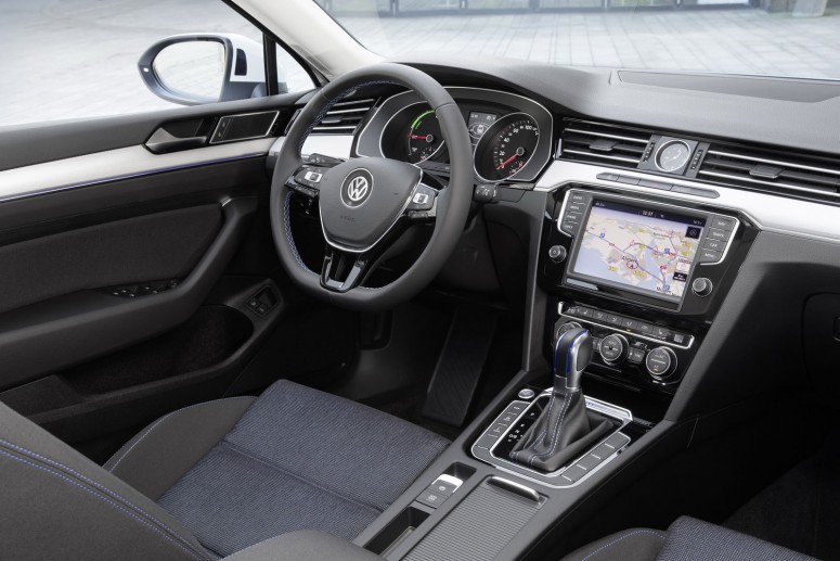 VW Passat GTE готовится к осеннему выходу на рынок