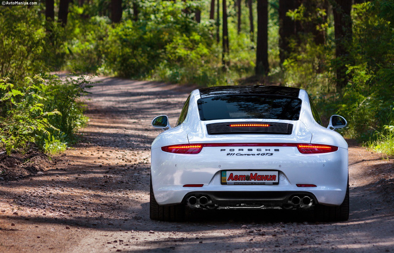 Тест-драйв Porsche 911 Carrera 4 GTS 2015: бегство от безопасности