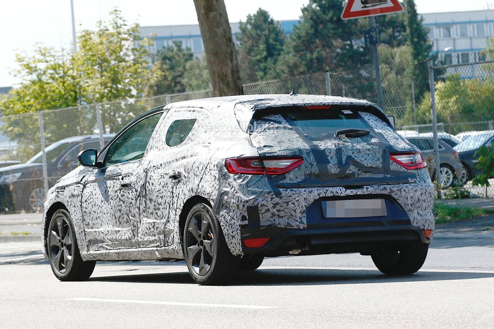 Renault Megane 2016 проходит финальные испытания: фото - 2