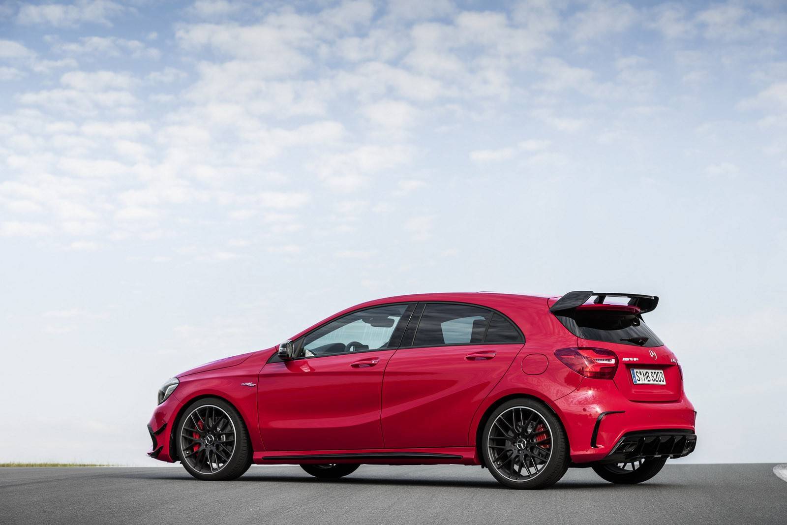 Mercedes раскрыл секреты обновленной линейки A-Class 2016 - 10