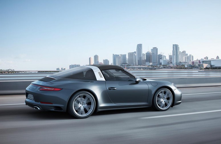 Полноприводные Porsche 911 получили турбомоторы