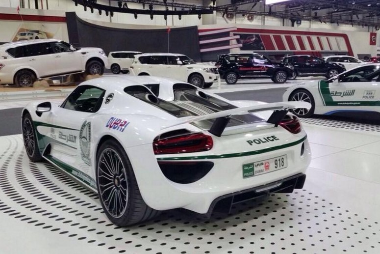 Полиция Дубая: пополнение в виде Porsche 918 Spyder