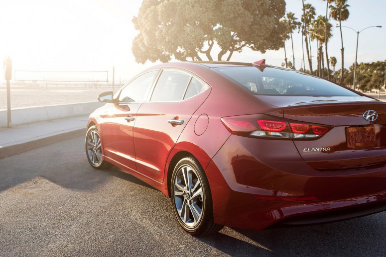 Абсолютно новая 2017 Hyundai Elantra приехала в Лос-Анджелес