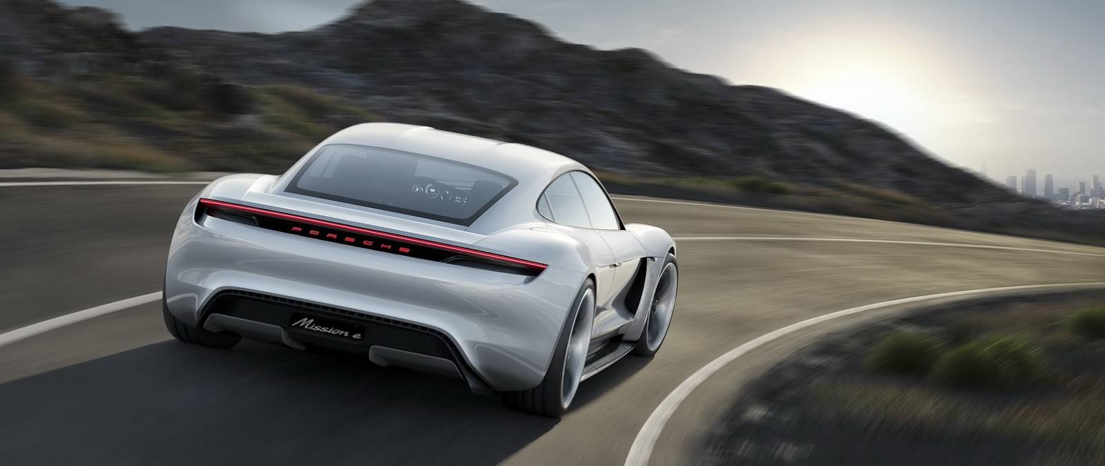 Porsche запускает соперника Tesla Model S, чтобы сгладить «Дизельгейт» [видео] - 3