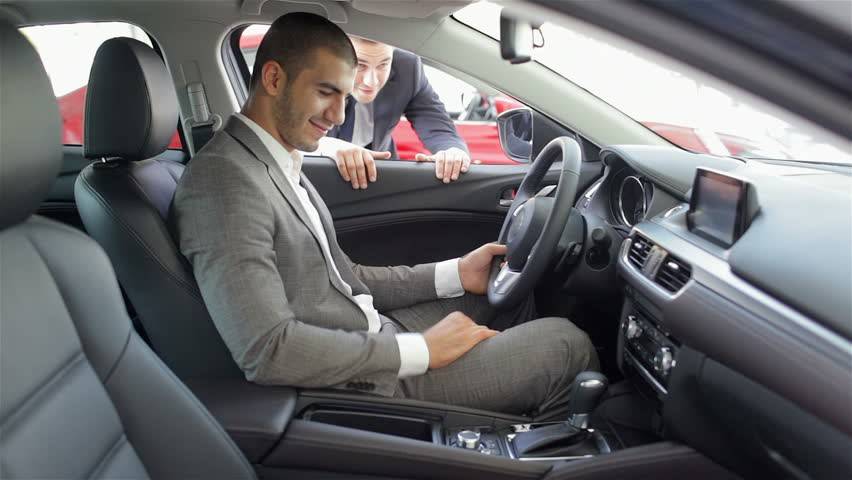 Дилерам дали добро на продажу подержанных авто - 1