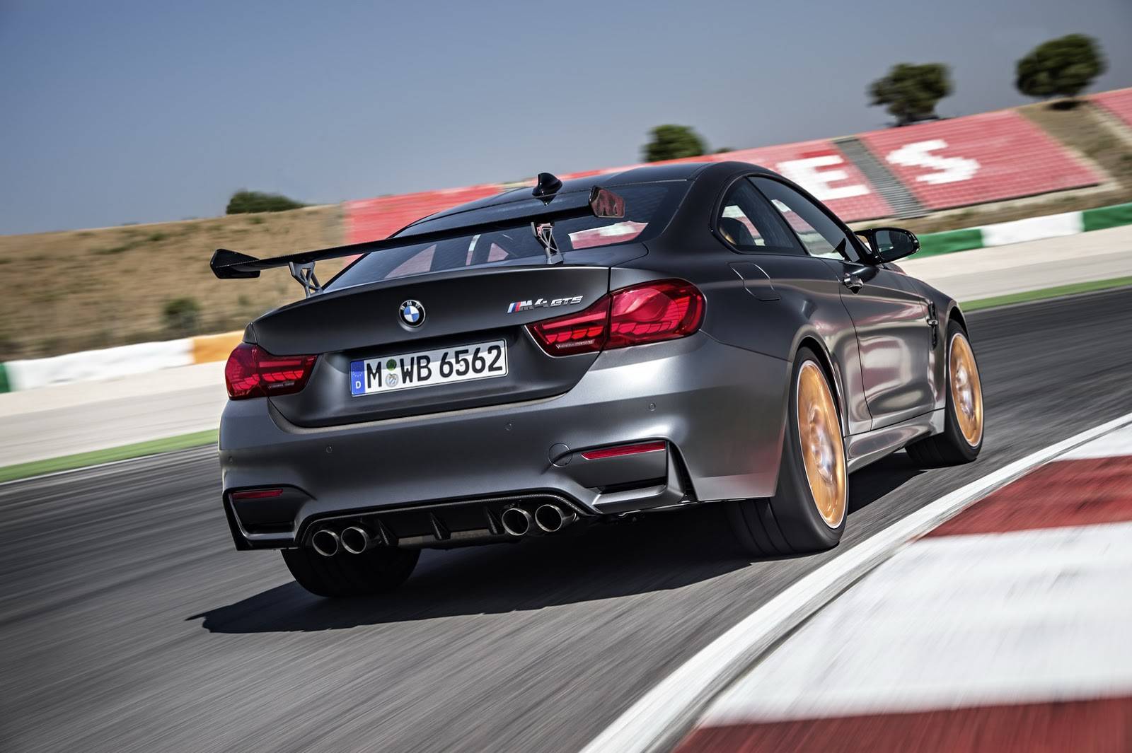 Будущие модели BMW M могут получить гибридную технологию - 2