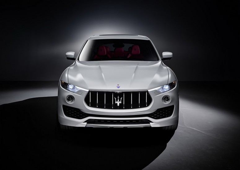 Серийная внешность вседорожника Maserati раскрыта: фото
