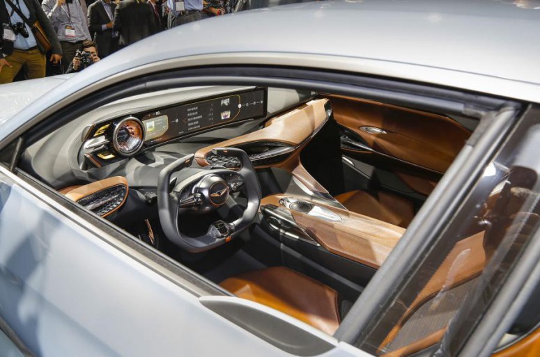 Концепт Genesis New York замахнулся на BMW 3-Series и Audi A4 [видео]