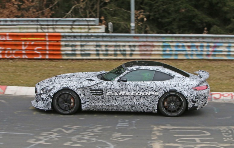 Хардкор Mercedes-AMG GT-R обгонит SLS Black Series и 911 GT3 RS