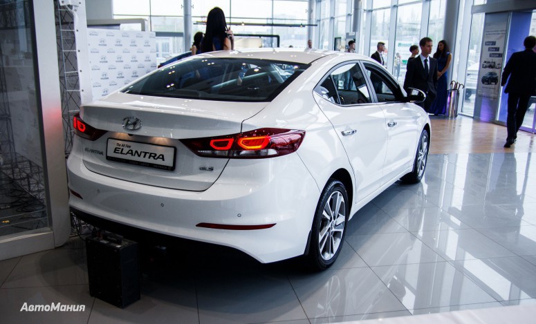 Hyundai Elantra 2016: украинский дебют