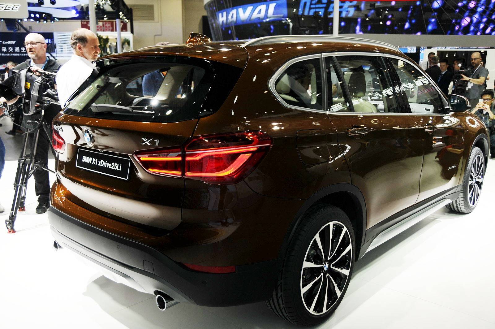 Пекин-2016: BMW X1 растянулся в угоду китайской моде - 3