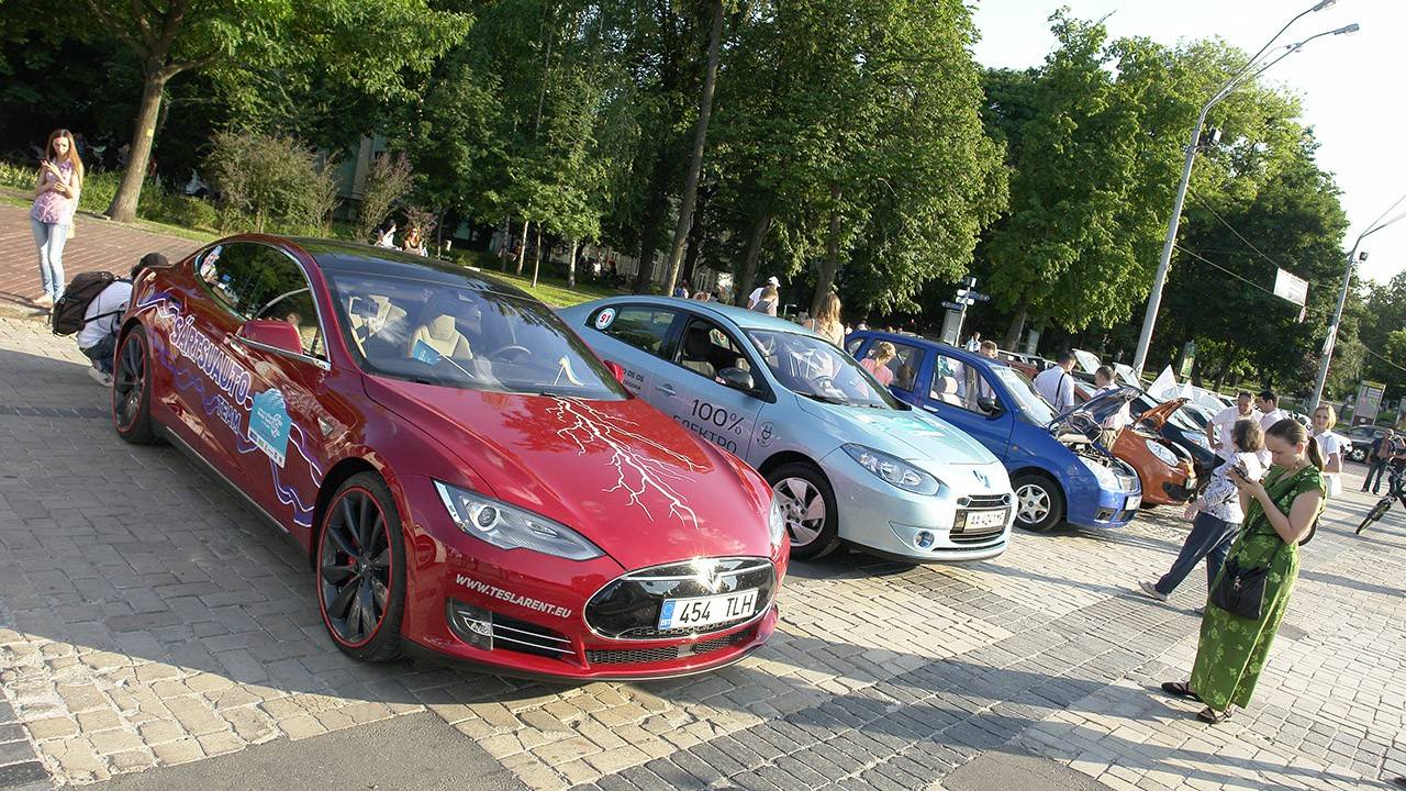 В Киеве проведут первую международную выставку электромобилей - 1