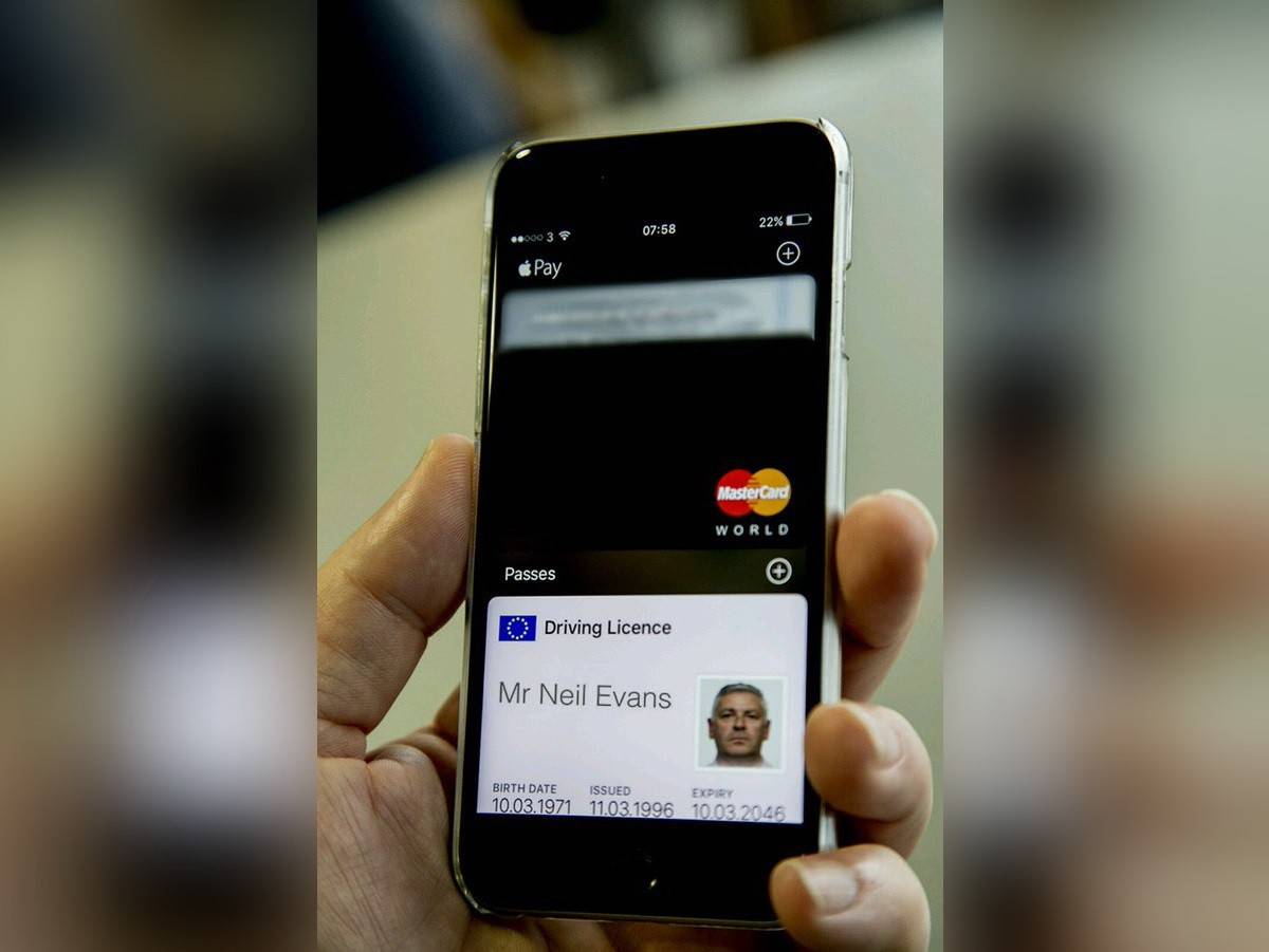 Британцы смогут загружать электронную версию водительских прав на смартфон - 1