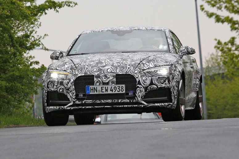 Audi RS5 попалась фотошпионам на Нюрбургринге