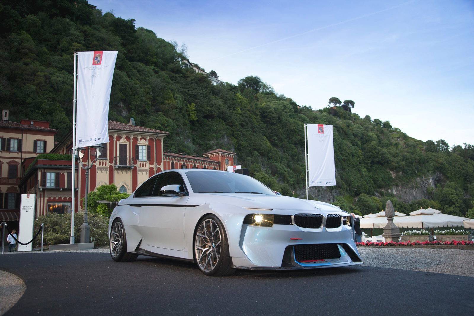 BMW 2002 Hommage Concept: «повод поднять бокал за достижения бренда» - 1