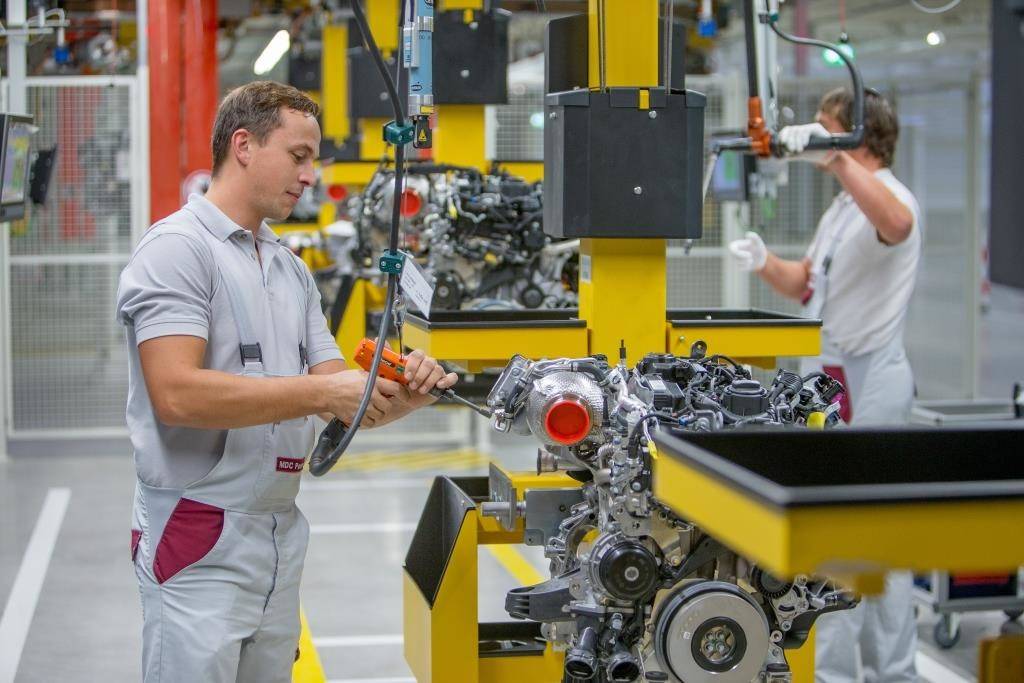 Mercedes-Benz избавит бензиновые моторы от вредных частиц - 1
