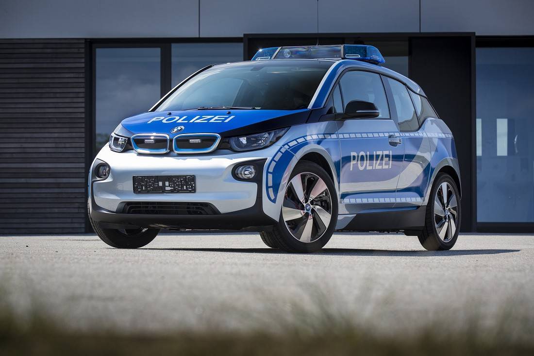 BMW показала автомобили для сотрудников полиции - 3