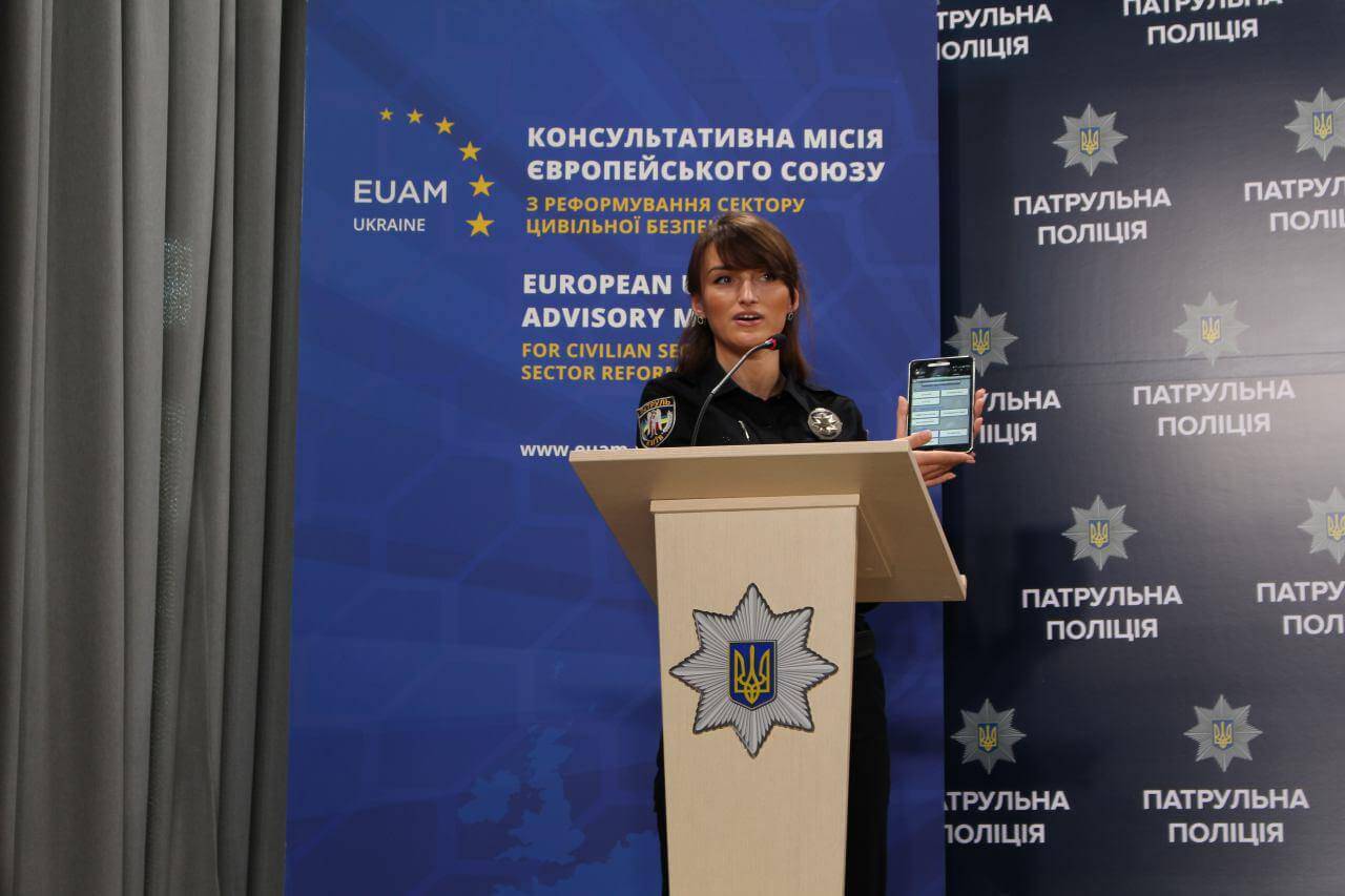 Столичные патрульные смогут выписывать штрафы через планшет - 1