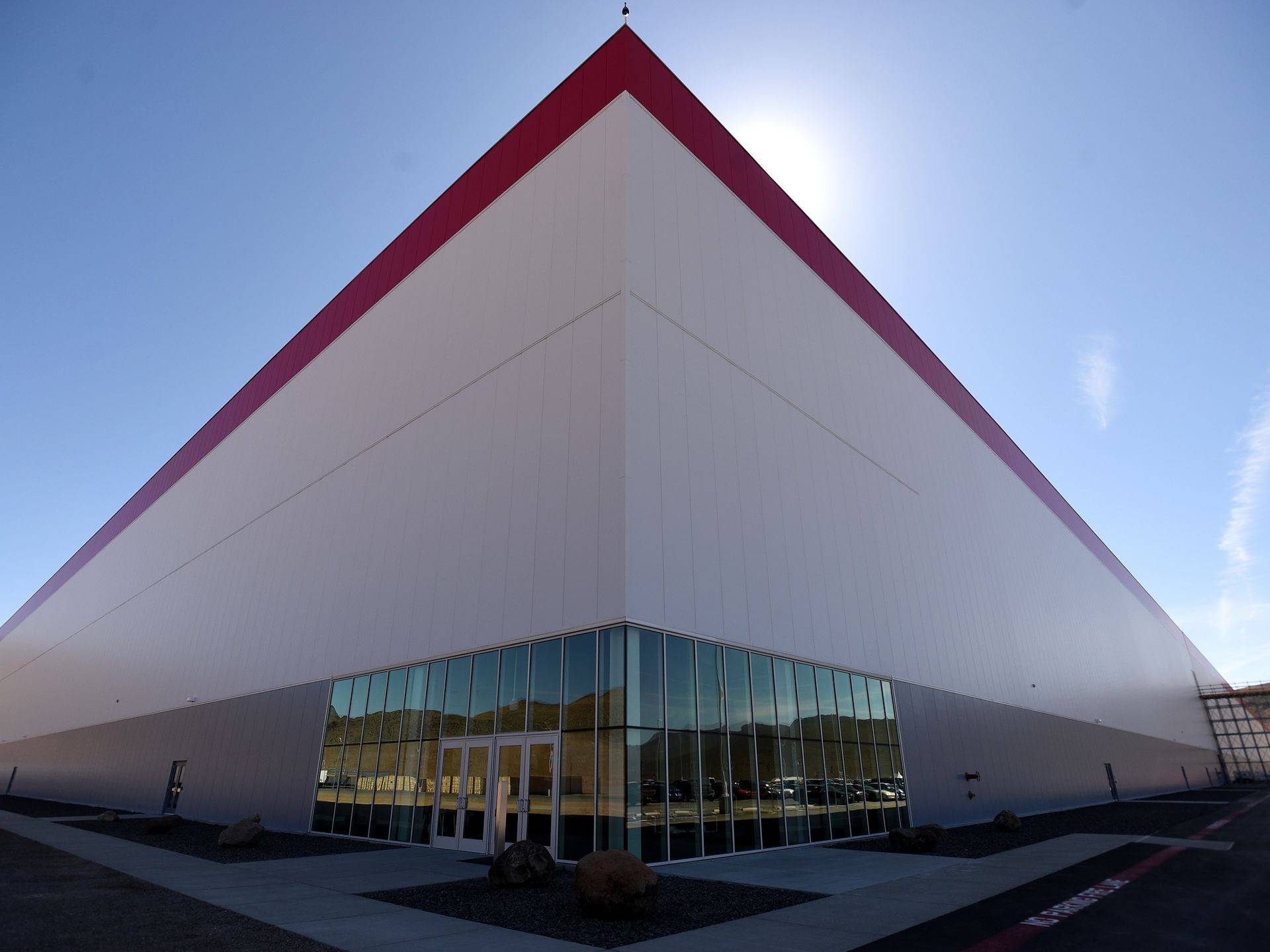 «Гигафабрика» Tesla и Panasonic начинает производство батарей с опережением графика - 1