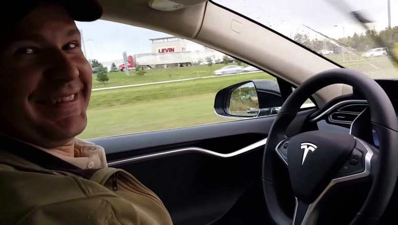 Tesla Model S: первая жертва автопилота