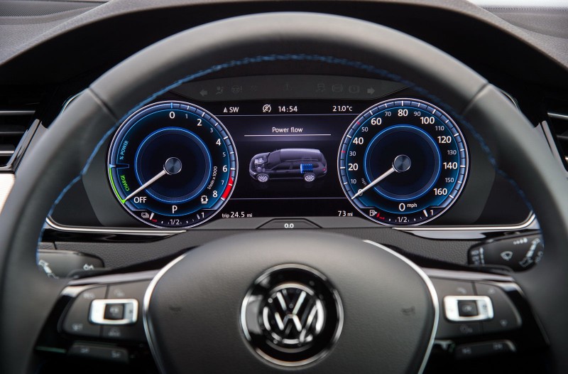 Гибридный VW Passat GTE наконец-то пришел на рынок Великобритании