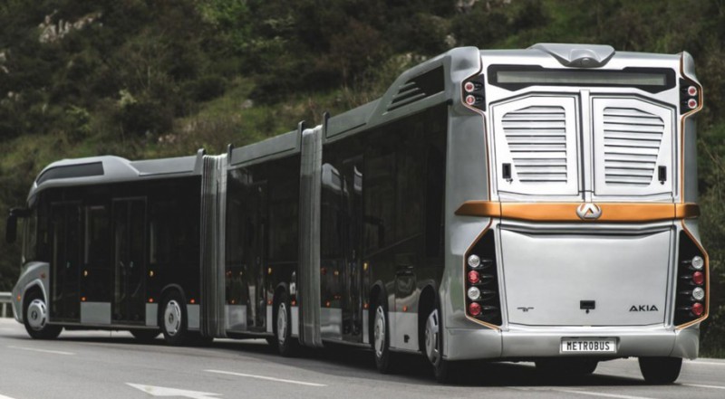 В Турции автобус длиной 25 метров заменил метро: видео