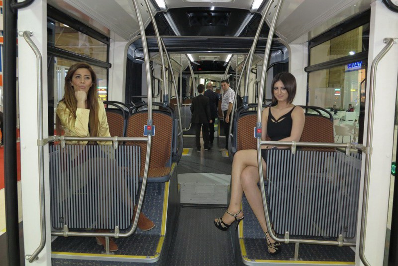 В Турции автобус длиной 25 метров заменил метро: видео