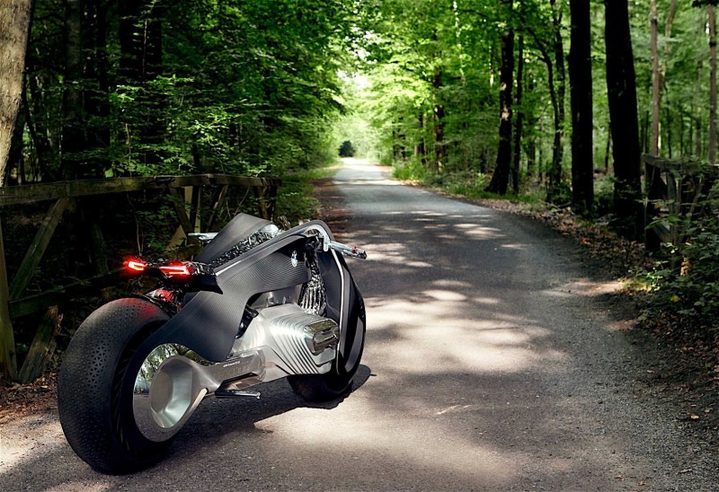 BMW показал футуристический концепт мотоцикла Motorrad Vision Next 100