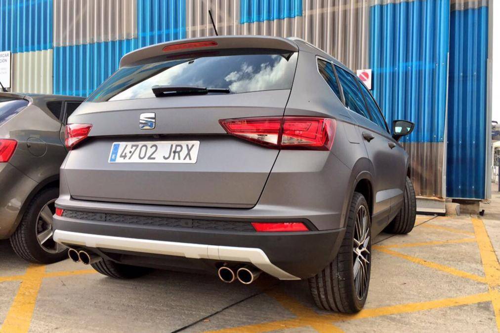 Горячая SEAT Ateca Cupra в 300 «лошадей» попалась фотошпионам без камуфляжа - 2