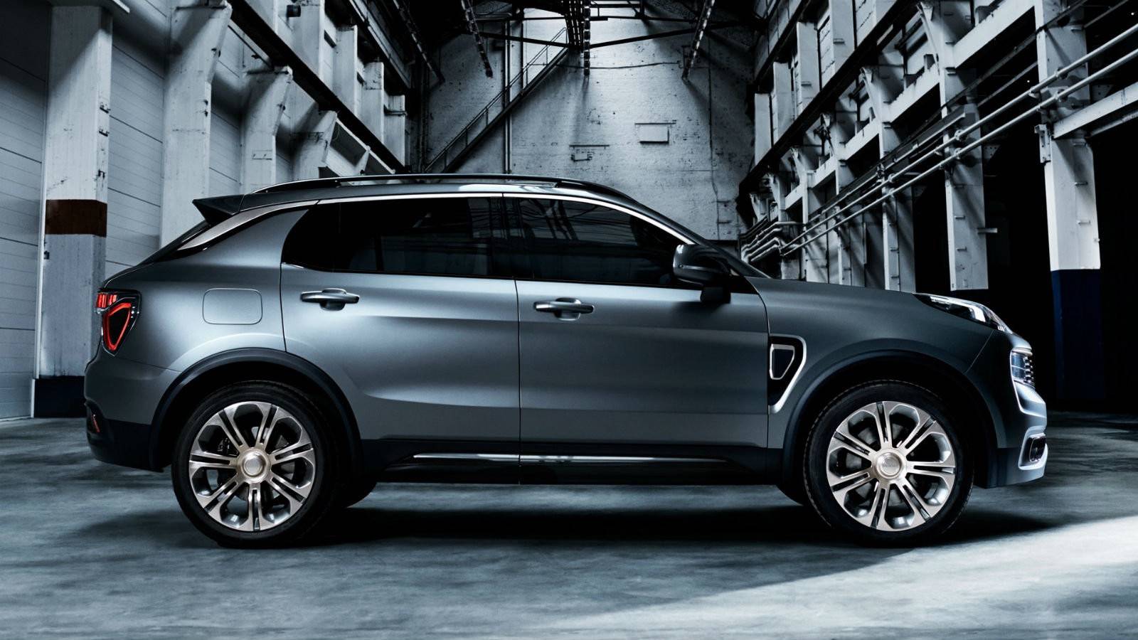 Первой моделью нового бренда Volvo и Geely стал кроссовер - 3