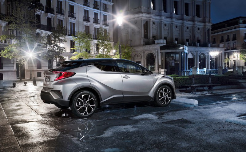 Toyota выводит на европейский рынок новый внедорожник C-HR