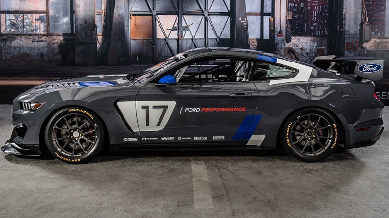 Mustang для гонок: версия GT4 приехала на SEMA